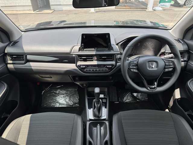 ホンダ ＷＲ－Ｖ Z ブラックスタイル 三重県 2025(令7)年 0.1万km未満 クリスタルブラックパール 登録未使用車/ホンダセンシング /・衝突軽減ブレーキ/・誤発進抑制機能/・後方誤発進抑制機能/・近距離衝突軽減ブレーキ/・歩行者事故低減ステアリング/・路外逸脱抑制機能/・アダプティブクルーズコントロール/・車線維持支援システム/・先行車発進お知らせ機能/・標識認識機能/・オートハイビーム/・パーキングセンサーシステム/ナビ装着用スペシャルパッケージ/・ステアリングスイッチ/　(オーディオ/ナビ/ハンズフリー/音声認識)/・リアワイドカメラ/・車載通信機/・Bluetoothユニット/パドルシフト/USBジャック(運転席)/充電用USBジャック(助手席)/純正17インチ5本マルチスポークフルブラック塗装アルミホイール/ブラックドアミラー/ブラックアウトサイドドアハンドル/フルLEDヘッドランプ/・オートライト/LEDフロントフォグランプ/プッシュエンジンスタート/スマートキー×2