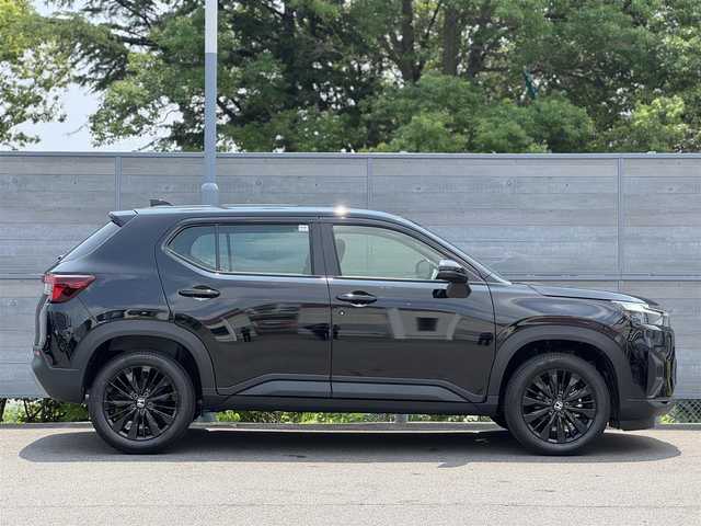 ホンダ ＷＲ－Ｖ Z ブラックスタイル 三重県 2025(令7)年 0.1万km未満 クリスタルブラックパール 登録未使用車/ホンダセンシング /・衝突軽減ブレーキ/・誤発進抑制機能/・後方誤発進抑制機能/・近距離衝突軽減ブレーキ/・歩行者事故低減ステアリング/・路外逸脱抑制機能/・アダプティブクルーズコントロール/・車線維持支援システム/・先行車発進お知らせ機能/・標識認識機能/・オートハイビーム/・パーキングセンサーシステム/ナビ装着用スペシャルパッケージ/・ステアリングスイッチ/　(オーディオ/ナビ/ハンズフリー/音声認識)/・リアワイドカメラ/・車載通信機/・Bluetoothユニット/パドルシフト/USBジャック(運転席)/充電用USBジャック(助手席)/純正17インチ5本マルチスポークフルブラック塗装アルミホイール/ブラックドアミラー/ブラックアウトサイドドアハンドル/フルLEDヘッドランプ/・オートライト/LEDフロントフォグランプ/プッシュエンジンスタート/スマートキー×2