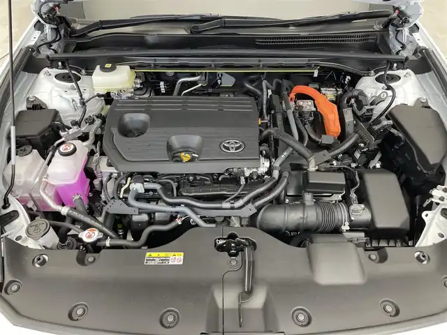 トヨタ クラウン クロスオーバー Z 滋賀県 2025(令7)年 0.4万km プレシャスホワイトパール 禁煙車/純正１２．３インチナビ/（Bluetooth/フルセグTV/USB/Miracast)/全方位カメラ/トヨタプレミアムサウンドシステム/シートヒーター（D+N席）/パワーシート（D+N席)/LEDヘッドランプ/デジタルインナーミラー/純正前後ドライブレコーダー/パワーバックドア/プリクラッシュセーフティ/衝突回避支援システム/レーントレーシングアシスト/レーダークルーズコントロール/アダプティブハイビームシステム/ロードサインアシスト/プロアクティヴドライビングシステム/ブラインドスポットモニター/パーキングサポートブレーキ/本革巻スポークステアリング/パドルシフト/ステアリングヒーター/ステアリングスイッチ/スマートキー/全ドアイージークローザー/アクセサリーコンセント/充電用USB端子/おくだけ充電/ビルトインETC2.0