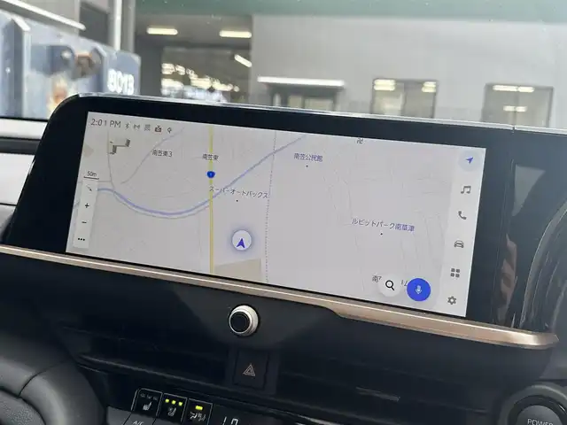 トヨタ クラウン クロスオーバー Z 滋賀県 2025(令7)年 0.4万km プレシャスホワイトパール 禁煙車/純正１２．３インチナビ/（Bluetooth/フルセグTV/USB/Miracast)/全方位カメラ/トヨタプレミアムサウンドシステム/シートヒーター（D+N席）/パワーシート（D+N席)/LEDヘッドランプ/デジタルインナーミラー/純正前後ドライブレコーダー/パワーバックドア/プリクラッシュセーフティ/衝突回避支援システム/レーントレーシングアシスト/レーダークルーズコントロール/アダプティブハイビームシステム/ロードサインアシスト/プロアクティヴドライビングシステム/ブラインドスポットモニター/パーキングサポートブレーキ/本革巻スポークステアリング/パドルシフト/ステアリングヒーター/ステアリングスイッチ/スマートキー/全ドアイージークローザー/アクセサリーコンセント/充電用USB端子/おくだけ充電/ビルトインETC2.0