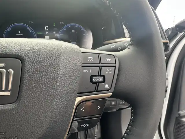 トヨタ クラウン クロスオーバー Z 滋賀県 2025(令7)年 0.4万km プレシャスホワイトパール 禁煙車/純正１２．３インチナビ/（Bluetooth/フルセグTV/USB/Miracast)/全方位カメラ/トヨタプレミアムサウンドシステム/シートヒーター（D+N席）/パワーシート（D+N席)/LEDヘッドランプ/デジタルインナーミラー/純正前後ドライブレコーダー/パワーバックドア/プリクラッシュセーフティ/衝突回避支援システム/レーントレーシングアシスト/レーダークルーズコントロール/アダプティブハイビームシステム/ロードサインアシスト/プロアクティヴドライビングシステム/ブラインドスポットモニター/パーキングサポートブレーキ/本革巻スポークステアリング/パドルシフト/ステアリングヒーター/ステアリングスイッチ/スマートキー/全ドアイージークローザー/アクセサリーコンセント/充電用USB端子/おくだけ充電/ビルトインETC2.0