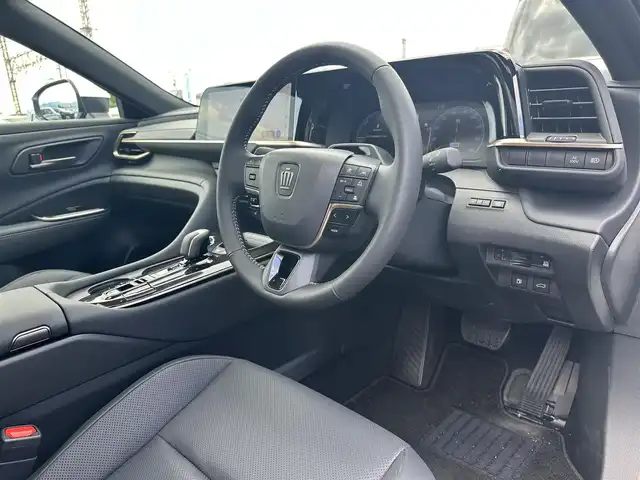 トヨタ クラウン クロスオーバー Z 滋賀県 2025(令7)年 0.4万km プレシャスホワイトパール 禁煙車/純正１２．３インチナビ/（Bluetooth/フルセグTV/USB/Miracast)/全方位カメラ/トヨタプレミアムサウンドシステム/シートヒーター（D+N席）/パワーシート（D+N席)/LEDヘッドランプ/デジタルインナーミラー/純正前後ドライブレコーダー/パワーバックドア/プリクラッシュセーフティ/衝突回避支援システム/レーントレーシングアシスト/レーダークルーズコントロール/アダプティブハイビームシステム/ロードサインアシスト/プロアクティヴドライビングシステム/ブラインドスポットモニター/パーキングサポートブレーキ/本革巻スポークステアリング/パドルシフト/ステアリングヒーター/ステアリングスイッチ/スマートキー/全ドアイージークローザー/アクセサリーコンセント/充電用USB端子/おくだけ充電/ビルトインETC2.0