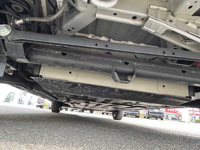 日産 サクラ X 静岡県 2023(令5)年 0.5万km チタニウムグレーM/シルキーホワイト 純正メモリナビ/AM/FM/CD/DVD/BT/フルセグ/ソナーセンサー/スマートキー/プッシュスタート/純正フロアマット/オートホールド/オートライト/LEDヘッドライト