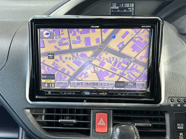 トヨタ ヴォクシー ZS 煌 愛知県 2015(平27)年 10.1万km ホワイトパールクリスタルシャイン 登録時走行距離100531km/社外8インチSDナビ/（フルセグTV/DVD/AM/FM/Bluetooth）/バックカメラ/アイドリングストップ/プッシュスタート/スマートキー/（スペアキー×１）/両側パワースライドドア/ビルドインETC/ドアバイザー/純正フロアマット/フォグランプ/オートライト/取説/保証書