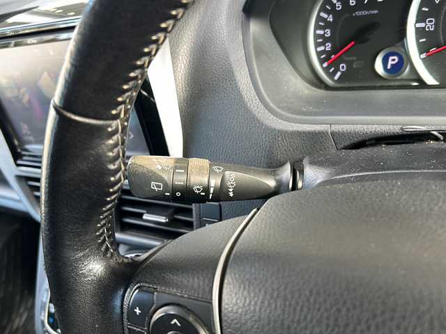 トヨタ ヴォクシー ZS 煌 愛知県 2015(平27)年 10.1万km ホワイトパールクリスタルシャイン 登録時走行距離100531km/社外8インチSDナビ/（フルセグTV/DVD/AM/FM/Bluetooth）/バックカメラ/アイドリングストップ/プッシュスタート/スマートキー/（スペアキー×１）/両側パワースライドドア/ビルドインETC/ドアバイザー/純正フロアマット/フォグランプ/オートライト/取説/保証書