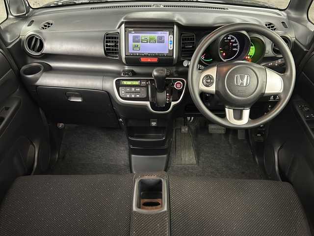 ホンダ Ｎ ＢＯＸ G SSパッケージ 宮城県 2015(平27)年 6.8万km スマートブラック 両側パワースライドドア/純正ナビ/(AM/FM/iPod/SD/CD/AUX/VTR/TV)/Bluetooth/USB入力端子/DVD再生機能/プッシュスタート/スマートキー/ヘッドライトレベライザー/衝突被害軽減システム/純正フロアマット/純正14インチアルミホイール