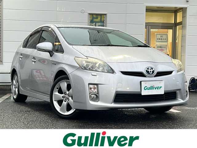 トヨタ プリウス S ツーリングセレクション 愛知県 2011(平23)年 9.6万km シルバーM ・禁煙車/・ワンオーナー/・純正ナビ/・フルセグTV/・バックカメラ/・ETC/・スマートキー/・プッシュスタート/・純正１７インチアルミ/・ステアスイッチ/・LEDオートライト/・フォグランプ/・電動格納ミラー/・ドアバイザー/・フロアマット/・新車保証書/・取扱説明書