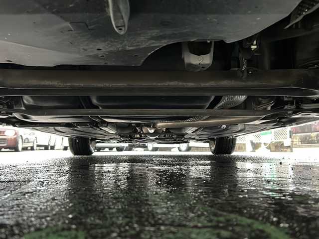 トヨタ プリウス S ツーリングセレクション 愛知県 2011(平23)年 9.6万km シルバーM ・禁煙車/・ワンオーナー/・純正ナビ/・フルセグTV/・バックカメラ/・ETC/・スマートキー/・プッシュスタート/・純正１７インチアルミ/・ステアスイッチ/・LEDオートライト/・フォグランプ/・電動格納ミラー/・ドアバイザー/・フロアマット/・新車保証書/・取扱説明書