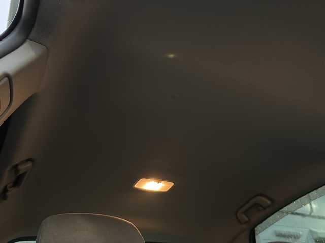 トヨタ プリウス S ツーリングセレクション 愛知県 2011(平23)年 9.6万km シルバーM ・禁煙車/・ワンオーナー/・純正ナビ/・フルセグTV/・バックカメラ/・ETC/・スマートキー/・プッシュスタート/・純正１７インチアルミ/・ステアスイッチ/・LEDオートライト/・フォグランプ/・電動格納ミラー/・ドアバイザー/・フロアマット/・新車保証書/・取扱説明書