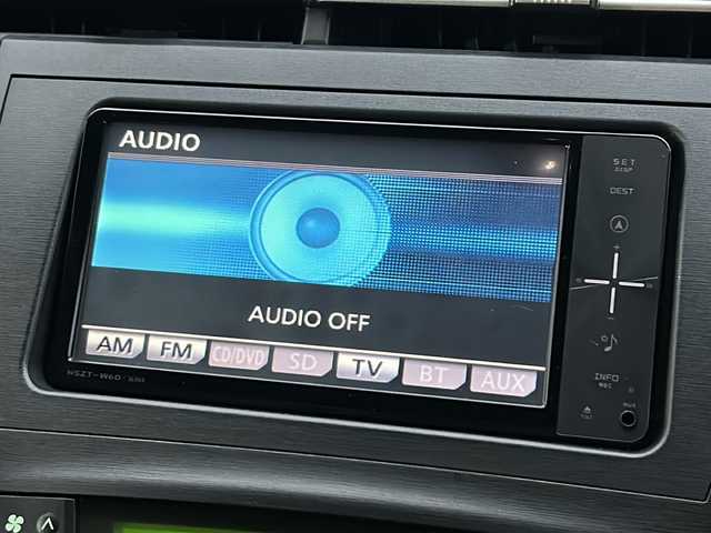 トヨタ プリウス S ツーリングセレクション 愛知県 2011(平23)年 9.6万km シルバーM ・禁煙車/・ワンオーナー/・純正ナビ/・フルセグTV/・バックカメラ/・ETC/・スマートキー/・プッシュスタート/・純正１７インチアルミ/・ステアスイッチ/・LEDオートライト/・フォグランプ/・電動格納ミラー/・ドアバイザー/・フロアマット/・新車保証書/・取扱説明書