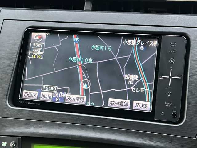 トヨタ プリウス S ツーリングセレクション 愛知県 2011(平23)年 9.6万km シルバーM ・禁煙車/・ワンオーナー/・純正ナビ/・フルセグTV/・バックカメラ/・ETC/・スマートキー/・プッシュスタート/・純正１７インチアルミ/・ステアスイッチ/・LEDオートライト/・フォグランプ/・電動格納ミラー/・ドアバイザー/・フロアマット/・新車保証書/・取扱説明書