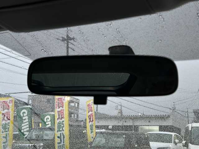 トヨタ プリウス S ツーリングセレクション 愛知県 2011(平23)年 9.6万km シルバーM ・禁煙車/・ワンオーナー/・純正ナビ/・フルセグTV/・バックカメラ/・ETC/・スマートキー/・プッシュスタート/・純正１７インチアルミ/・ステアスイッチ/・LEDオートライト/・フォグランプ/・電動格納ミラー/・ドアバイザー/・フロアマット/・新車保証書/・取扱説明書