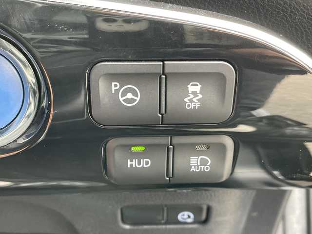 トヨタ プリウス ＰＨＶ A プレミアム 愛知県 2017(平29)年 7.7万km アティチュードブラックマイカ プレミアムサウンドＪＢＬ/純正11.6型ディスプレイオーディオナビ/四眼LEDヘッドライト/シートヒーター/バックカメラ/パワーシート/ヘッドアップディスプレイ/コーナーセンサー/ETC2.0/ブラインドスポットモニター/LEDヘッドライト/ステアリングヒーター/レーンキープアシスト/オートマチックハイビーム/衝突軽減システム/ステアリングスイッチ/スマートキー/プッシュスタート