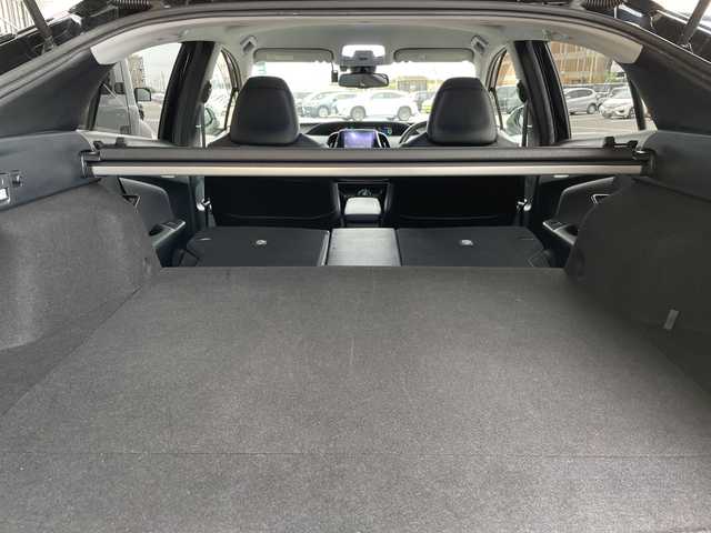 トヨタ プリウス ＰＨＶ A プレミアム 愛知県 2017(平29)年 7.7万km アティチュードブラックマイカ プレミアムサウンドＪＢＬ/純正11.6型ディスプレイオーディオナビ/四眼LEDヘッドライト/シートヒーター/バックカメラ/パワーシート/ヘッドアップディスプレイ/コーナーセンサー/ETC2.0/ブラインドスポットモニター/LEDヘッドライト/ステアリングヒーター/レーンキープアシスト/オートマチックハイビーム/衝突軽減システム/ステアリングスイッチ/スマートキー/プッシュスタート