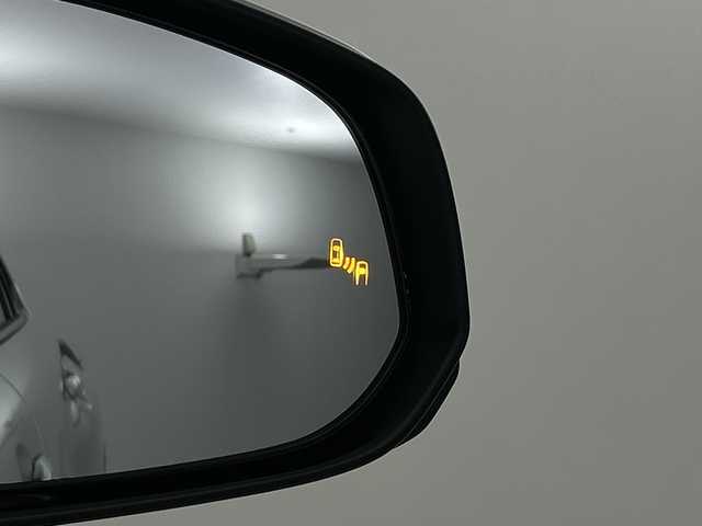 トヨタ カローラ クロス ハイブリッド Z 愛知県 2022(令4)年 3万km プラチナホワイトパールマイカ 禁煙車/ワンオーナー/純正9インチナビ/（CD/DVD/Bluetooth/フルセグTV/USB)/全方位カメラ/モデリスタエアロ/（フロント/リア/サイド）/シーケンシャルウインカー/トヨタセーフティセンス/・プリクラッシュセーフティ/・レーダークルーズコントロール/・レーントレーシングアシスト/・オートマチックハイビーム/・クリアランスソナー/・パーキングサポートブレーキ/・ロードサインアシスト/・ブラインドスポットモニター/ETC2.0/ドライブレコーダー/ハーフレザーシート/シートヒーター/パワーシート/パワーバックドア/ルーフレール/純正18インチアルミホイール/スマートキー/スペアキー1本/プッシュスタート/LEDヘッドライト/フロントフォグランプ/オートライト/純正フロアマット/電子パーキングブレーキ/オートホールド/横滑り防止装置