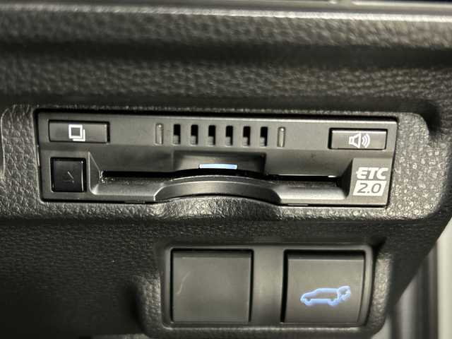 トヨタ カローラ クロス ハイブリッド Z 愛知県 2022(令4)年 3万km プラチナホワイトパールマイカ 禁煙車/ワンオーナー/純正9インチナビ/（CD/DVD/Bluetooth/フルセグTV/USB)/全方位カメラ/モデリスタエアロ/（フロント/リア/サイド）/シーケンシャルウインカー/トヨタセーフティセンス/・プリクラッシュセーフティ/・レーダークルーズコントロール/・レーントレーシングアシスト/・オートマチックハイビーム/・クリアランスソナー/・パーキングサポートブレーキ/・ロードサインアシスト/・ブラインドスポットモニター/ETC2.0/ドライブレコーダー/ハーフレザーシート/シートヒーター/パワーシート/パワーバックドア/ルーフレール/純正18インチアルミホイール/スマートキー/スペアキー1本/プッシュスタート/LEDヘッドライト/フロントフォグランプ/オートライト/純正フロアマット/電子パーキングブレーキ/オートホールド/横滑り防止装置