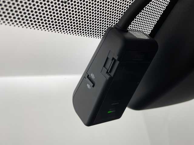 トヨタ カローラ クロス ハイブリッド Z 愛知県 2022(令4)年 3万km プラチナホワイトパールマイカ 禁煙車/ワンオーナー/純正9インチナビ/（CD/DVD/Bluetooth/フルセグTV/USB)/全方位カメラ/モデリスタエアロ/（フロント/リア/サイド）/シーケンシャルウインカー/トヨタセーフティセンス/・プリクラッシュセーフティ/・レーダークルーズコントロール/・レーントレーシングアシスト/・オートマチックハイビーム/・クリアランスソナー/・パーキングサポートブレーキ/・ロードサインアシスト/・ブラインドスポットモニター/ETC2.0/ドライブレコーダー/ハーフレザーシート/シートヒーター/パワーシート/パワーバックドア/ルーフレール/純正18インチアルミホイール/スマートキー/スペアキー1本/プッシュスタート/LEDヘッドライト/フロントフォグランプ/オートライト/純正フロアマット/電子パーキングブレーキ/オートホールド/横滑り防止装置