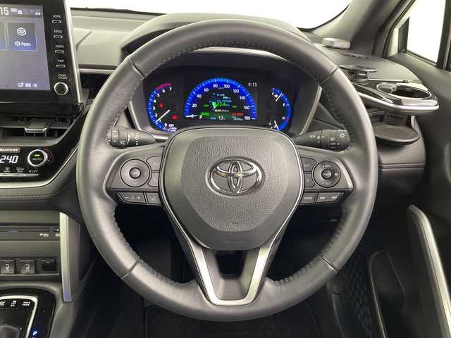 トヨタ カローラ クロス ハイブリッド Z 愛知県 2022(令4)年 3万km プラチナホワイトパールマイカ 禁煙車/ワンオーナー/純正9インチナビ/（CD/DVD/Bluetooth/フルセグTV/USB)/全方位カメラ/モデリスタエアロ/（フロント/リア/サイド）/シーケンシャルウインカー/トヨタセーフティセンス/・プリクラッシュセーフティ/・レーダークルーズコントロール/・レーントレーシングアシスト/・オートマチックハイビーム/・クリアランスソナー/・パーキングサポートブレーキ/・ロードサインアシスト/・ブラインドスポットモニター/ETC2.0/ドライブレコーダー/ハーフレザーシート/シートヒーター/パワーシート/パワーバックドア/ルーフレール/純正18インチアルミホイール/スマートキー/スペアキー1本/プッシュスタート/LEDヘッドライト/フロントフォグランプ/オートライト/純正フロアマット/電子パーキングブレーキ/オートホールド/横滑り防止装置