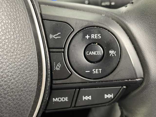 トヨタ カローラ クロス ハイブリッド Z 愛知県 2022(令4)年 3万km プラチナホワイトパールマイカ 禁煙車/ワンオーナー/純正9インチナビ/（CD/DVD/Bluetooth/フルセグTV/USB)/全方位カメラ/モデリスタエアロ/（フロント/リア/サイド）/シーケンシャルウインカー/トヨタセーフティセンス/・プリクラッシュセーフティ/・レーダークルーズコントロール/・レーントレーシングアシスト/・オートマチックハイビーム/・クリアランスソナー/・パーキングサポートブレーキ/・ロードサインアシスト/・ブラインドスポットモニター/ETC2.0/ドライブレコーダー/ハーフレザーシート/シートヒーター/パワーシート/パワーバックドア/ルーフレール/純正18インチアルミホイール/スマートキー/スペアキー1本/プッシュスタート/LEDヘッドライト/フロントフォグランプ/オートライト/純正フロアマット/電子パーキングブレーキ/オートホールド/横滑り防止装置