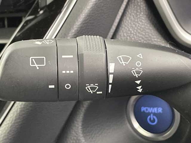 トヨタ カローラ クロス ハイブリッド Z 愛知県 2022(令4)年 3万km プラチナホワイトパールマイカ 禁煙車/ワンオーナー/純正9インチナビ/（CD/DVD/Bluetooth/フルセグTV/USB)/全方位カメラ/モデリスタエアロ/（フロント/リア/サイド）/シーケンシャルウインカー/トヨタセーフティセンス/・プリクラッシュセーフティ/・レーダークルーズコントロール/・レーントレーシングアシスト/・オートマチックハイビーム/・クリアランスソナー/・パーキングサポートブレーキ/・ロードサインアシスト/・ブラインドスポットモニター/ETC2.0/ドライブレコーダー/ハーフレザーシート/シートヒーター/パワーシート/パワーバックドア/ルーフレール/純正18インチアルミホイール/スマートキー/スペアキー1本/プッシュスタート/LEDヘッドライト/フロントフォグランプ/オートライト/純正フロアマット/電子パーキングブレーキ/オートホールド/横滑り防止装置