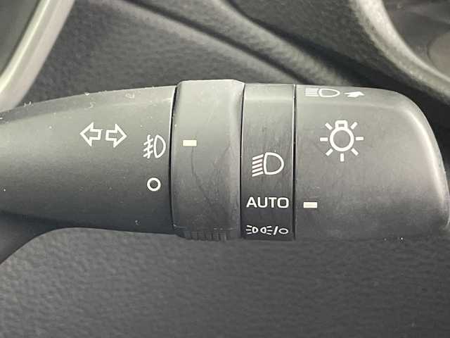 トヨタ カローラ クロス ハイブリッド Z 愛知県 2022(令4)年 3万km プラチナホワイトパールマイカ 禁煙車/ワンオーナー/純正9インチナビ/（CD/DVD/Bluetooth/フルセグTV/USB)/全方位カメラ/モデリスタエアロ/（フロント/リア/サイド）/シーケンシャルウインカー/トヨタセーフティセンス/・プリクラッシュセーフティ/・レーダークルーズコントロール/・レーントレーシングアシスト/・オートマチックハイビーム/・クリアランスソナー/・パーキングサポートブレーキ/・ロードサインアシスト/・ブラインドスポットモニター/ETC2.0/ドライブレコーダー/ハーフレザーシート/シートヒーター/パワーシート/パワーバックドア/ルーフレール/純正18インチアルミホイール/スマートキー/スペアキー1本/プッシュスタート/LEDヘッドライト/フロントフォグランプ/オートライト/純正フロアマット/電子パーキングブレーキ/オートホールド/横滑り防止装置