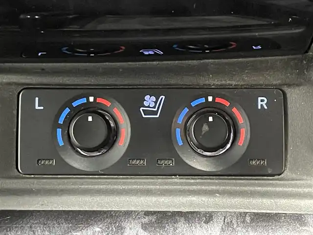 トヨタ アルファード S Cパッケージ 大阪府 2019(令1)年 4.8万km ブラック サンルーフ 黒革シート TRDエアロ ALPINE11incナビTV フリップダウンモニター デジタルインナーミラー パワーシート/ヒーター/エアコン ハンドルヒーター 電動リアゲート レーダーC 衝突軽減B レーンアシスト BSM