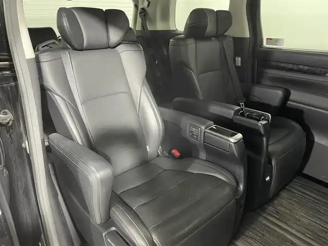 トヨタ アルファード S Cパッケージ 大阪府 2019(令1)年 4.8万km ブラック サンルーフ 黒革シート TRDエアロ ALPINE11incナビTV フリップダウンモニター デジタルインナーミラー パワーシート/ヒーター/エアコン ハンドルヒーター 電動リアゲート レーダーC 衝突軽減B レーンアシスト BSM