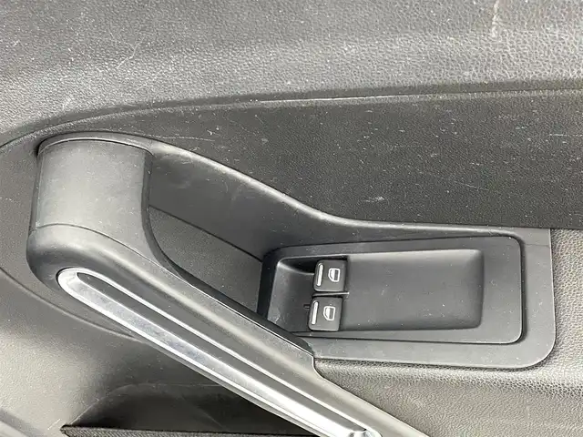 フォルクスワーゲン ザ・ビートル デザイン レザーパッケージ 熊本県 2013(平25)年 5万km デニムブルー 社外ナビAVIC-MRZ009（ＣＤ・ＤＶＤ・フルセグ・ＢＴ・ＳＤ・ｉｐｏｄ・ＵＳＢ）/クルーズコントロール　/前席シートヒーター　/ＥＴＣ　/横滑り防止　/純正フロアマット　/純正１７インチＡＷ/フォグライト/リモコンキー/スペアキー1本/保証書　/取扱説明書