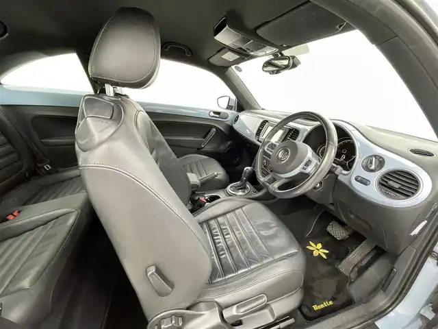 フォルクスワーゲン ザ・ビートル デザイン レザーパッケージ 熊本県 2013(平25)年 5万km デニムブルー 社外ナビAVIC-MRZ009（ＣＤ・ＤＶＤ・フルセグ・ＢＴ・ＳＤ・ｉｐｏｄ・ＵＳＢ）/クルーズコントロール　/前席シートヒーター　/ＥＴＣ　/横滑り防止　/純正フロアマット　/純正１７インチＡＷ/フォグライト/リモコンキー/スペアキー1本/保証書　/取扱説明書