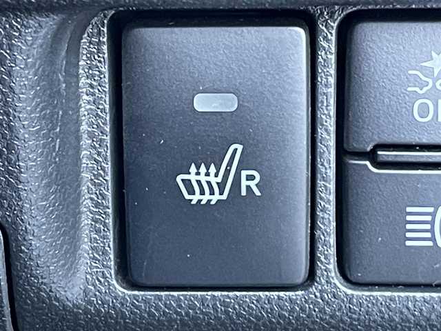 スバル ステラ カスタム R 東京都 2022(令4)年 0.4万km ブライトシルバーメタリック 純正ナビ　/フルセグＴＶ　/シートヒーター　/ドラレコ　/リアコーナーセンサー/Ｂｌｕｅｔｏｏｔｈ　/バックカメラ　/ＬＥＤヘッド　/フォグランプ　/衝突被害軽減　/レーンキープ　/オートライト　/スマートキー　/禁煙