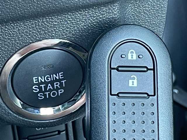 スバル ステラ カスタム R 東京都 2022(令4)年 0.4万km ブライトシルバーメタリック 純正ナビ　/フルセグＴＶ　/シートヒーター　/ドラレコ　/リアコーナーセンサー/Ｂｌｕｅｔｏｏｔｈ　/バックカメラ　/ＬＥＤヘッド　/フォグランプ　/衝突被害軽減　/レーンキープ　/オートライト　/スマートキー　/禁煙