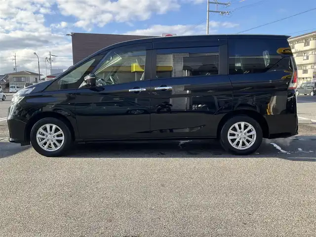 日産 セレナ S 滋賀県 2017(平29)年 9.4万km ダイヤモンドブラック ワンオーナー/車検令和8年6月まで/社外15インチアルミホイール/片側パワースライドドア/純正9インチナビゲーション（MM516D-L)/・CD/DVD/・AM/FM/・Bluetooth/アラウンドビューモニター/純正リヤフリップダウンモニター/ビルトインETC/純正ドライブレコーダー（ナビ連動）/取扱説明書/保証書