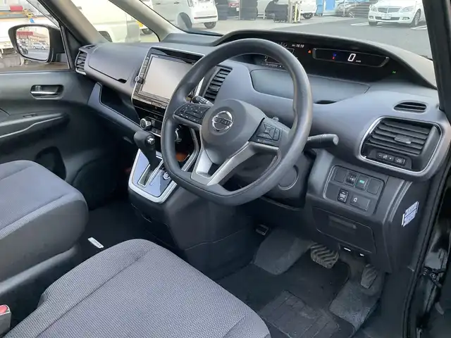 日産 セレナ S 滋賀県 2017(平29)年 9.4万km ダイヤモンドブラック ワンオーナー/車検令和8年6月まで/社外15インチアルミホイール/片側パワースライドドア/純正9インチナビゲーション（MM516D-L)/・CD/DVD/・AM/FM/・Bluetooth/アラウンドビューモニター/純正リヤフリップダウンモニター/ビルトインETC/純正ドライブレコーダー（ナビ連動）/取扱説明書/保証書