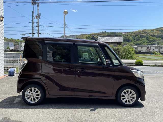 日産 デイズ ルークス ハイウェイスターX 高知県 2014(平26)年 11.2万km モカブラウンP (株)IDOMが運営する【じしゃロン高知店】の自社ローン専用車両になります。こちらは現金またはオートローンご利用時の価格です。自社ローンご希望の方は別途その旨お申付け下さい