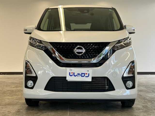 日産 デイズ ハイウェイスターX 静岡県 2019(令1)年 5.1万km ホワイトパール (株)IDOMが運営する【じしゃロン浜松店】の自社ローン専用車両になりますこちらは現金またはオートローンご利用時の価格です。自社ローンご希望の方は別途その旨お申付け下さい/・アラウンドビューモニター/・バック　サイドカメラ/・アイドリングストップ/・前後コーナーセンサー/・オートライト/・ライトレベライザー/・オートライト/・ウインカーミラー/・社外14インチAW