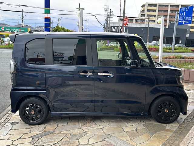 ホンダ Ｎ ＢＯＸ カスタム L 静岡県 2021(令3)年 2.3万km ミッドナイトブルービームM 純正ナビ/・バックカメラ/・Bluetooth/・CD/DVD/・フルセグTV/・USB/・SD/・ステアリングスイッチ/主要装備/・プッシュスタート/・片側パワースライドドア/・ETC車載器/・ドライブレコーダー/・LEDヘッドライト/・前席シートヒーター/・サイドエアバッグ＋カーテンエアバッグ/・後席サンシェード/・運転席＋助手席バックテーブル/・TVキャンセラー/・スマートキー/・アイドリングストップ/・コーナーセンサー/・社外ＡＷ/・純正フロアマット/ホンダセンシング/・衝突軽減ブレーキ/・車線維持支援システム/・アダプティブクルーズコントロール/・誤発進抑制機能/・歩行者事故低減ステアリング/・路外逸脱抑制機能/・先行車発進お知らせ機能/・標識認識機能/・オートマチックハイビーム