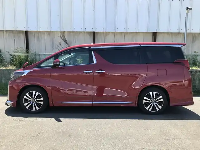 トヨタ アルファード S Cパッケージ 富山県 2018(平30)年 6.3万km ダークレッドマイカメタリック 純正10型ナビ(BT/CD/DVD)/フルセグTV/パワースライドドア(両側)/パワーバックドア/バックカメラ/ビルトインETC/コムテックドライブレコーダー/純正12.1型後席ディスプレイ/レーダークルーズコントロール/インテリジェントクリアランスソナー/セーフティセンス/・プリクラッシュセーフティ/・レーントレーシングアシスト/・ロードサインアシスト/・アダプティブハイビームシステム/ブラインドスポットモニター/デジタルインナーミラー/純正3眼LEDヘッドランプ/デュアルオートエアコン/木目調/革巻きコンビステアリング/ステアリングヒーター/ブラック合皮シート/前列パワーシート/快適温熱シート/2列目エグゼクティブパワーシート/助手席パワーオットマン/運転席ポジションメモリー/モデリスタエアロ(F/S/R)/純正18インチアルミホイール/スマートエントリー/プッシュスタートシステム/ウェルカムパワースライドドア機能/禁煙車