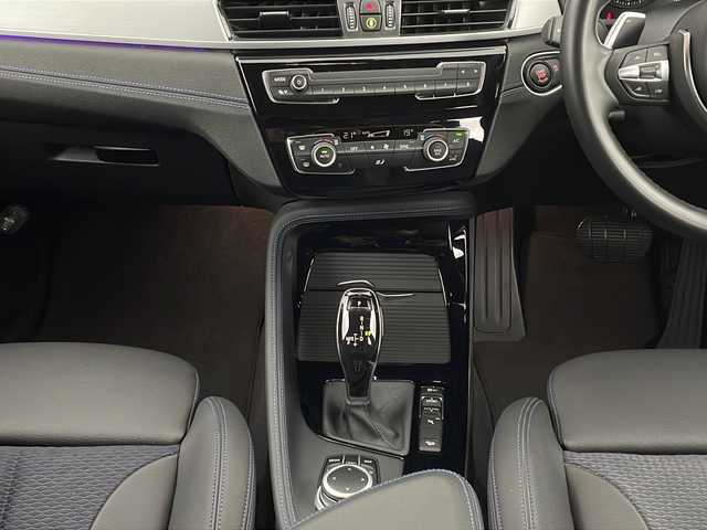 ＢＭＷ Ｘ１ 新潟県 2020(令2)年 2万km サファイアブラックP 4WD/純正ナビ/　　BT/FM/AM/USB/バックカメラ/パワーバックドア/レーダークルーズコントロール/LEDオートライト/ハーフレザーシート/パワーシート/シートメモリー/純正18インチアルミホイール/ルーフレール/パドルシフト/ステアリングスイッチ/ワンオーナー/スマートキー/ETC