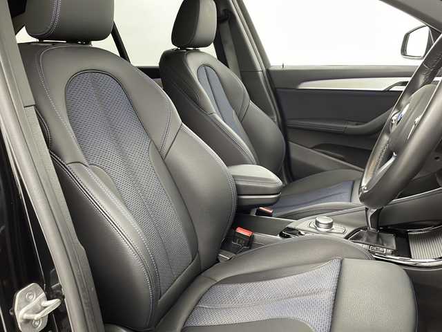 ＢＭＷ Ｘ１ 新潟県 2020(令2)年 2万km サファイアブラックP 4WD/純正ナビ/　　BT/FM/AM/USB/バックカメラ/パワーバックドア/レーダークルーズコントロール/LEDオートライト/ハーフレザーシート/パワーシート/シートメモリー/純正18インチアルミホイール/ルーフレール/パドルシフト/ステアリングスイッチ/ワンオーナー/スマートキー/ETC