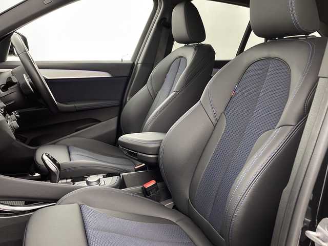 ＢＭＷ Ｘ１ 新潟県 2020(令2)年 2万km サファイアブラックP 4WD/純正ナビ/　　BT/FM/AM/USB/バックカメラ/パワーバックドア/レーダークルーズコントロール/LEDオートライト/ハーフレザーシート/パワーシート/シートメモリー/純正18インチアルミホイール/ルーフレール/パドルシフト/ステアリングスイッチ/ワンオーナー/スマートキー/ETC