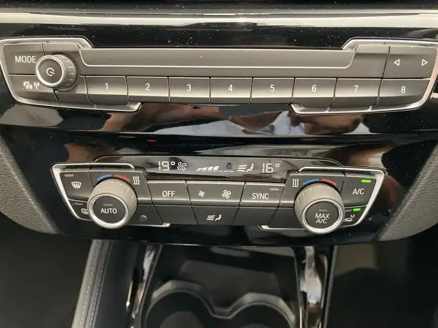 ＢＭＷ Ｘ１ xDrive 18d Mスポーツ 熊本県 2020(令2)年 2万km サファイアブラックP 4WD/純正ナビ/　　BT/FM/AM/USB/バックカメラ/パワーバックドア/レーダークルーズコントロール/LEDオートライト/ハーフレザーシート/パワーシート/シートメモリー/純正18インチアルミホイール/ルーフレール/パドルシフト/ステアリングスイッチ/ワンオーナー/スマートキー/ETC