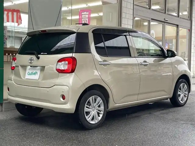 トヨタ パッソ X Lパッケージ 愛知県 2021(令3)年 1.8万km キナコメタリック 純正SDナビ〈NSCN-W68〉/・CD／Bluetooth／1segTV/バック／全周囲カメラ/スマートアシストIII/・衝突警報機能/・衝突回避支援ブレーキ機能/・誤発進抑制制御機能/・車線逸脱警報機能/・先行車発進お知らせ機能/・オートハイビーム/ETC/オートライト/LEDヘッドライト/コーナーセンサー/スマートキー