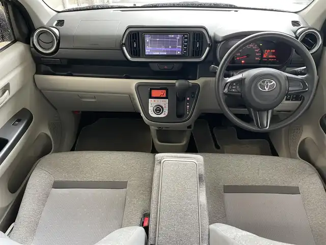 トヨタ パッソ X Lパッケージ 愛知県 2021(令3)年 1.8万km キナコメタリック 純正SDナビ〈NSCN-W68〉/・CD／Bluetooth／1segTV/バック／全周囲カメラ/スマートアシストIII/・衝突警報機能/・衝突回避支援ブレーキ機能/・誤発進抑制制御機能/・車線逸脱警報機能/・先行車発進お知らせ機能/・オートハイビーム/ETC/オートライト/LEDヘッドライト/コーナーセンサー/スマートキー