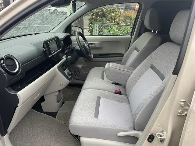 トヨタ パッソ X Lパッケージ 愛知県 2021(令3)年 1.8万km キナコメタリック 純正SDナビ〈NSCN-W68〉/・CD／Bluetooth／1segTV/バック／全周囲カメラ/スマートアシストIII/・衝突警報機能/・衝突回避支援ブレーキ機能/・誤発進抑制制御機能/・車線逸脱警報機能/・先行車発進お知らせ機能/・オートハイビーム/ETC/オートライト/LEDヘッドライト/コーナーセンサー/スマートキー