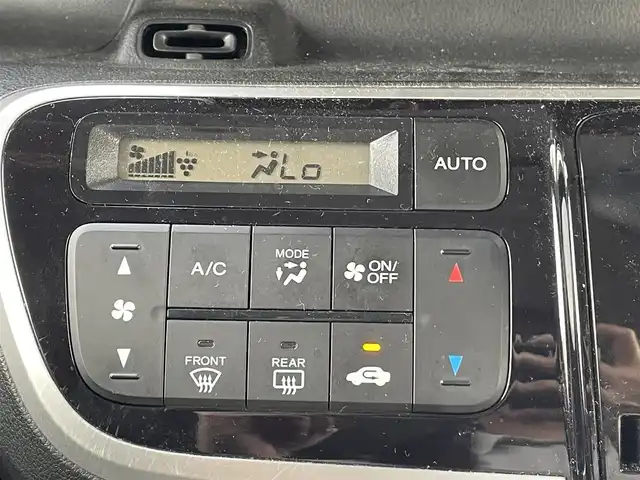 ホンダ Ｎ ＢＯＸ カスタム G ターボ Lパッケージ 岡山県 2015(平27)年 6.3万km プレミアムホワイトパールⅡ 登録時走行距離62931km/エアロ（サイド/リア）/社外ナビ/(AM/FM/TV/DISC/USB)/衝突軽減ブレーキシステム/アイドリングストップ/パドルシフト/両側パワースライドドア/クルーズコントロール/ETC/ドライブレコーダー/バックカメラ/スペアキー×1/スマートキー/プッシュスタート/電動格納ミラー/純正15インチアルミホイール