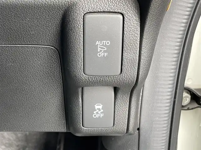 ホンダ Ｎ ＢＯＸ カスタム G ターボ Lパッケージ 岡山県 2015(平27)年 6.3万km プレミアムホワイトパールⅡ 登録時走行距離62931km/エアロ（サイド/リア）/社外ナビ/(AM/FM/TV/DISC/USB)/衝突軽減ブレーキシステム/アイドリングストップ/パドルシフト/両側パワースライドドア/クルーズコントロール/ETC/ドライブレコーダー/バックカメラ/スペアキー×1/スマートキー/プッシュスタート/電動格納ミラー/純正15インチアルミホイール
