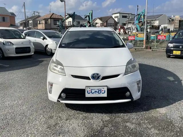 トヨタ プリウス S 神奈川県 2012(平24)年 1.1万km スーパーホワイトⅡ 株)IDOMが運営する【じしゃロン秦野店】の自社ローン対象車両になります。こちらは現金ご利用時の価格です。/自社ローンご希望の方は別途その旨お申付け下さい。/プッシュスタート/純正ナビ(NSZT-W61G)/BT・CD・DVD・AUX/バックカメラ/ステアリングスイッチ/ETC/オートライト/フォグランプ/純正ドアバイザー/純正フロアマット/ウインカーミラー/電動格納ミラー