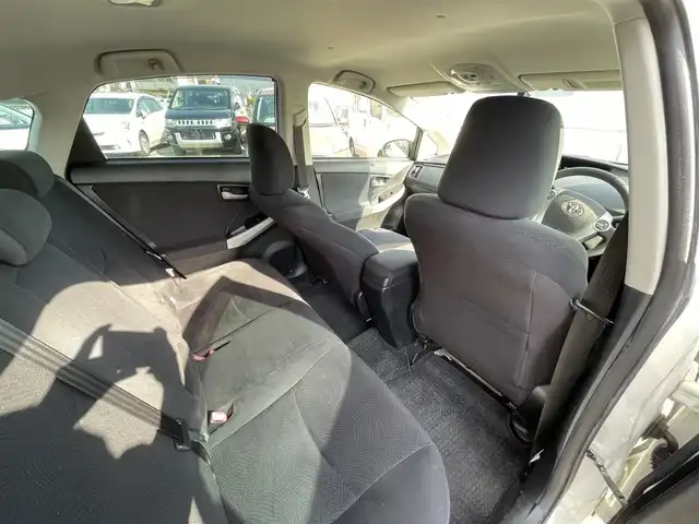 トヨタ プリウス S 神奈川県 2012(平24)年 1.1万km スーパーホワイトⅡ 株)IDOMが運営する【じしゃロン秦野店】の自社ローン対象車両になります。こちらは現金ご利用時の価格です。/自社ローンご希望の方は別途その旨お申付け下さい。/プッシュスタート/純正ナビ(NSZT-W61G)/BT・CD・DVD・AUX/バックカメラ/ステアリングスイッチ/ETC/オートライト/フォグランプ/純正ドアバイザー/純正フロアマット/ウインカーミラー/電動格納ミラー