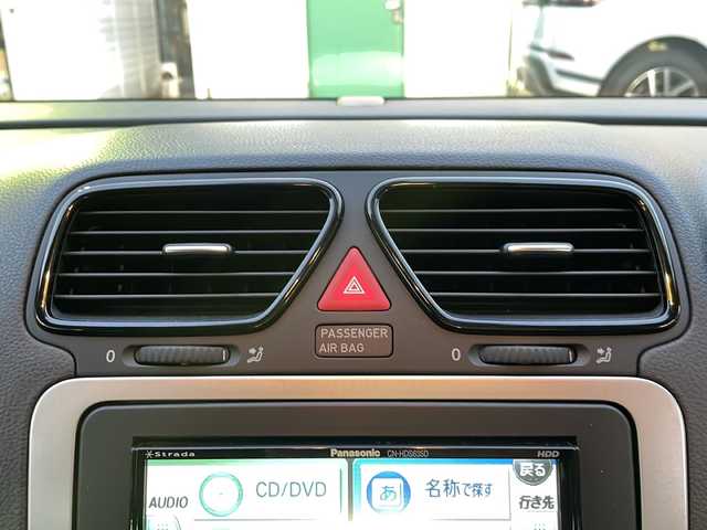 フォルクスワーゲン シロッコ TSI 大阪府 2011(平23)年 10.9万km パール 社外ナビ/CD/DVD/フルセグテレビ/バックカメラ/ハーフレザーシート/革巻きステアリング/OETTINGERアルミホイール/オートライト/フォグランプ/フロアマット/ETC/ウインカーミラー/スペアキー