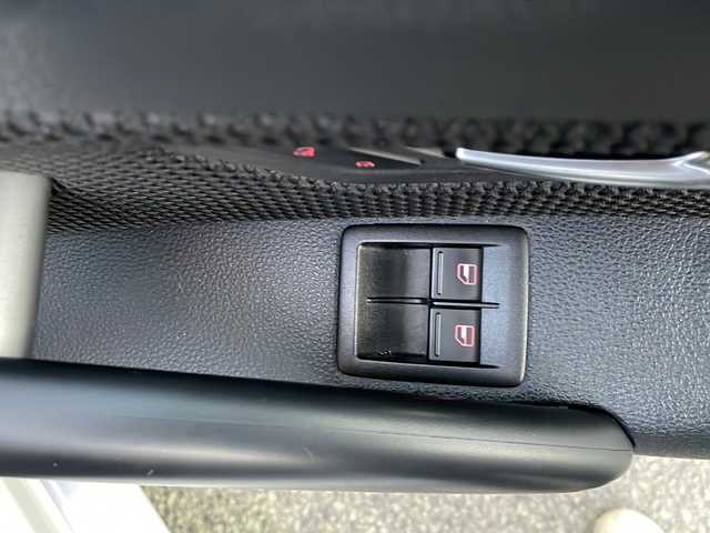 フォルクスワーゲン シロッコ TSI 大阪府 2011(平23)年 10.9万km パール 社外ナビ/CD/DVD/フルセグテレビ/バックカメラ/ハーフレザーシート/革巻きステアリング/OETTINGERアルミホイール/オートライト/フォグランプ/フロアマット/ETC/ウインカーミラー/スペアキー